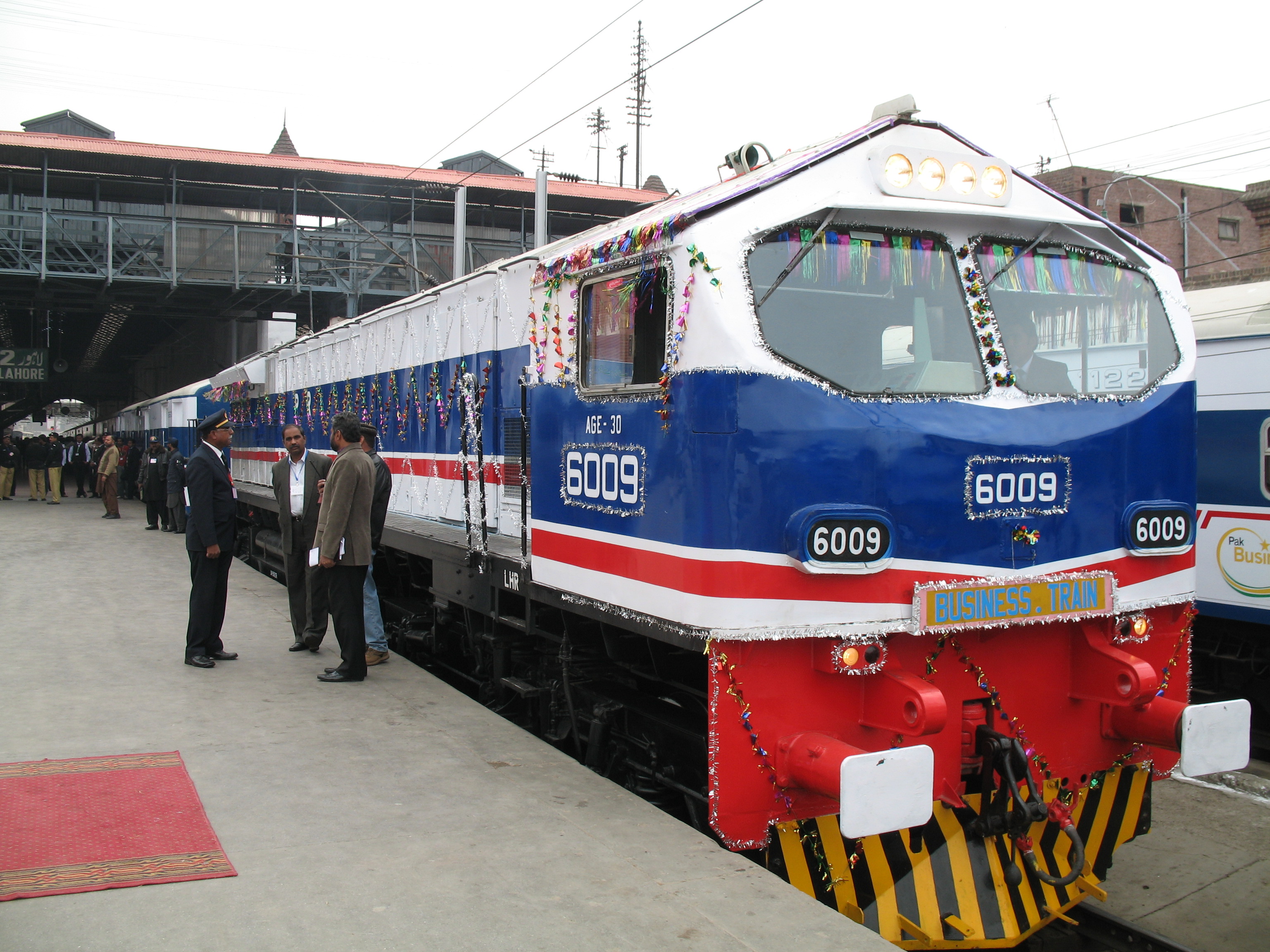 Pakistan Railway decided to run 100 Trains all over Pakistan
